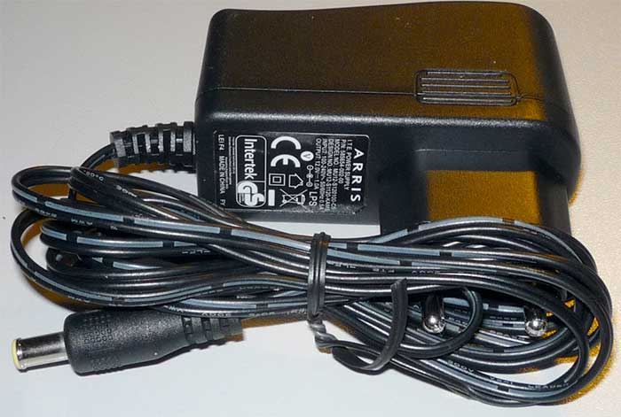 Napáječ, síťový adaptér ARRIS, 12V/1A spínaný, koncovka 5,5x3,5mm