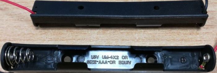Držák baterie 2xR03/AAA/UM4 s vývody 15cm
