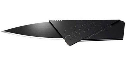 Skládací nůž v kreditní kartě