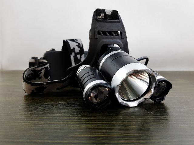 Ilustrační foto Svítilna LED 3x CREE T6, čelovka, 2x nabíjecí aku Li-Ion 18650 Obrázek zboží Svítilna LED 3x CREE T6, čelovka, 2x nabíjecí aku Li-Ion 18650
